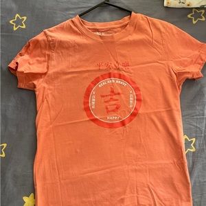 T-shirt à imprimé chinois/T-shirt with Chinese print